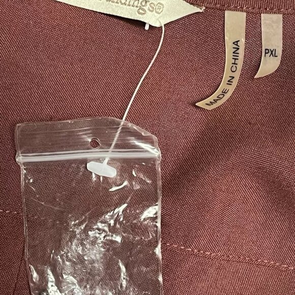 NEW Soft Surroundings Top Petite XL Burgundy Roll Tab Button Front Rayon Pleated - Picture 6 of 7